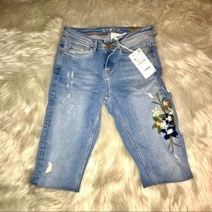 Zara Mid-Rise Skinny Cropped Jeans